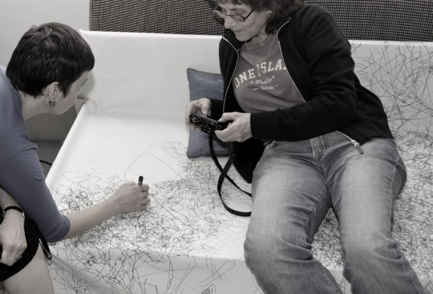 2010BetweenVisit&MigrationDustCoverStudioSofa1